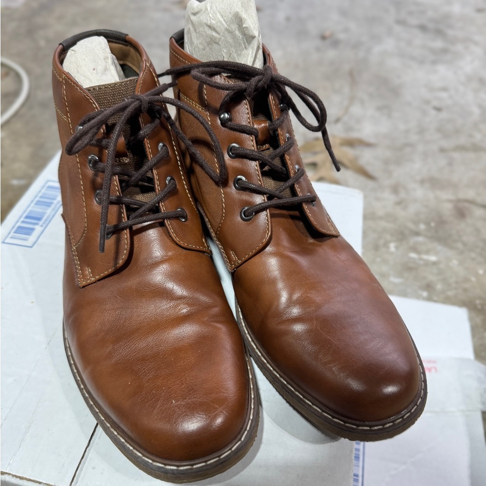 Men’s brown boots